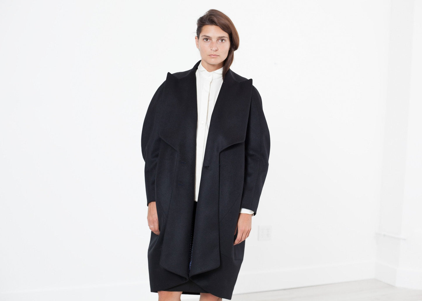 Shahmeena Cocoon Mantel in Schwarz