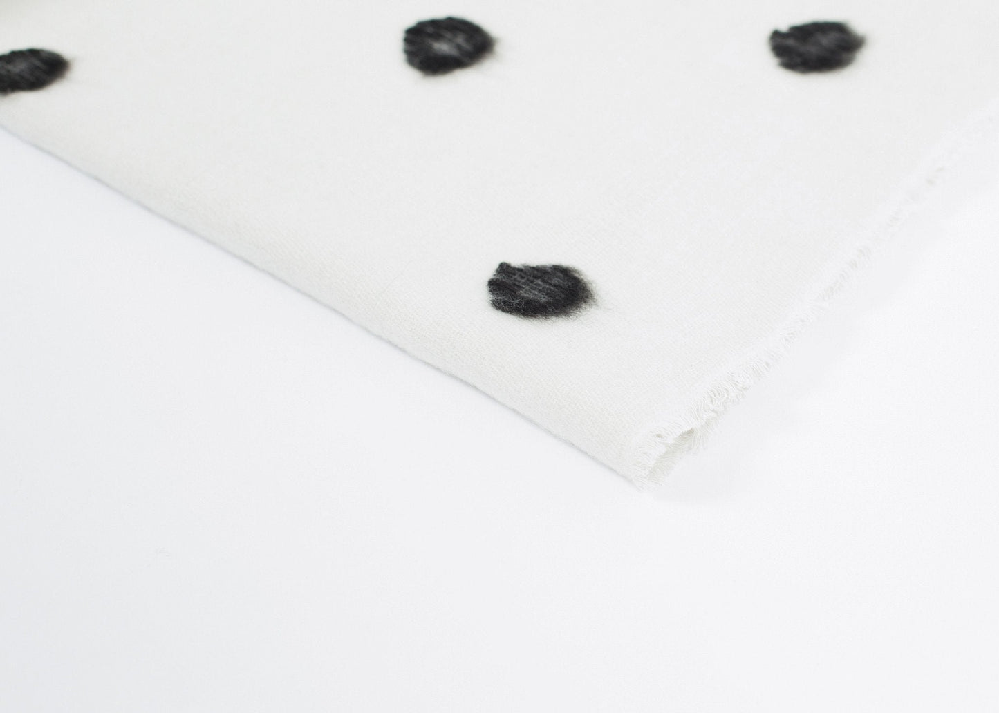 Cashmere Dot Shawl in Schwarz/Weiß