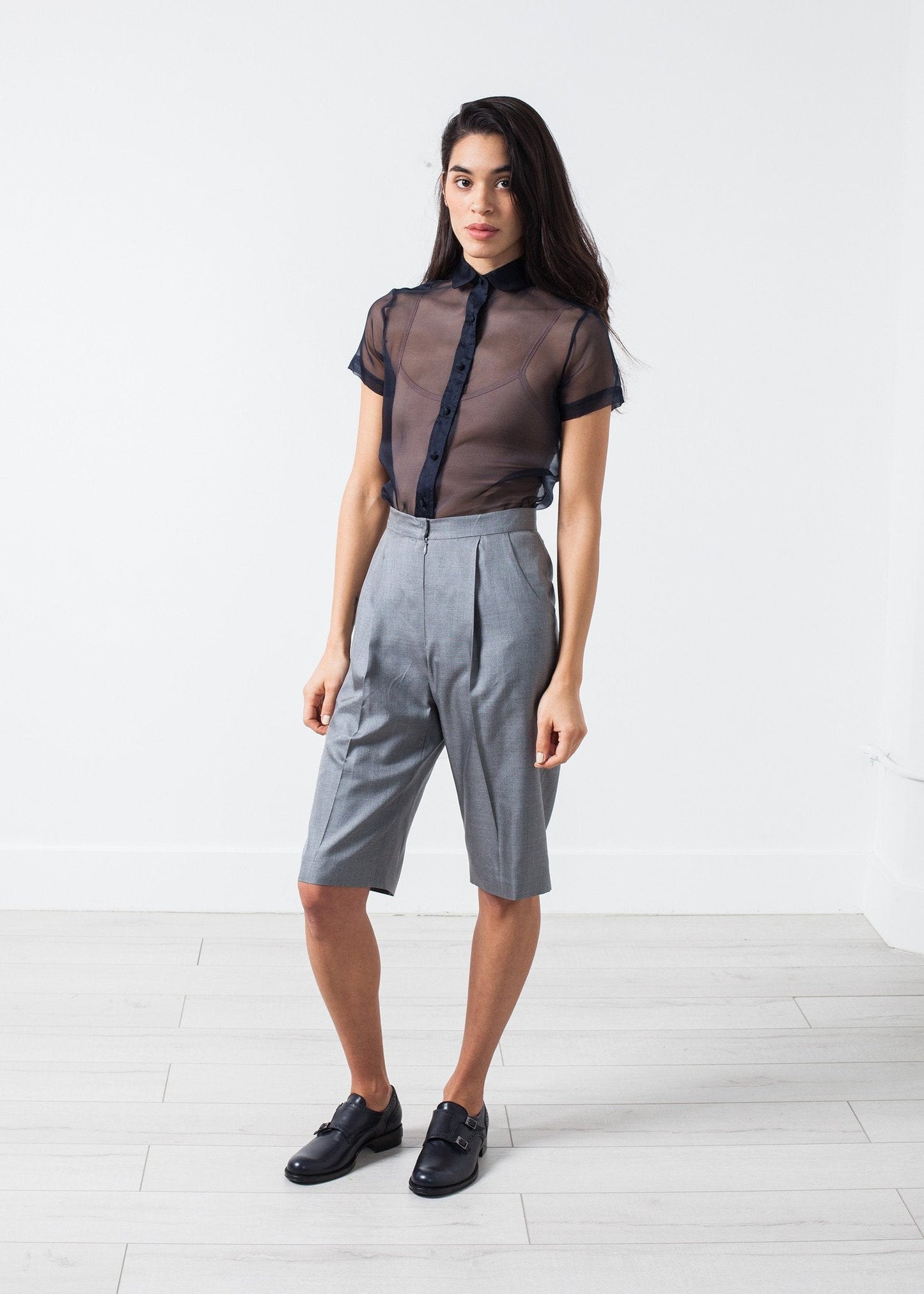 Seidenshorts in Grau
