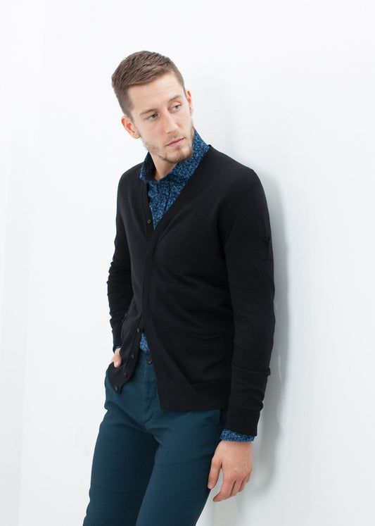 Cardigan mit verdeckter Knopfleiste in Schwarz 