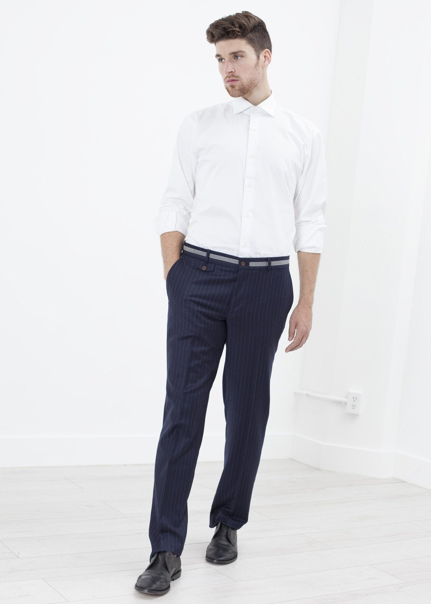 Sinclair-Hose mit marineblauen Streifen
