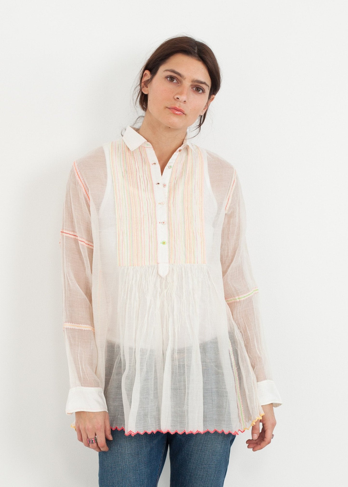 Transparente Regenbogenbluse in Weiß (!)