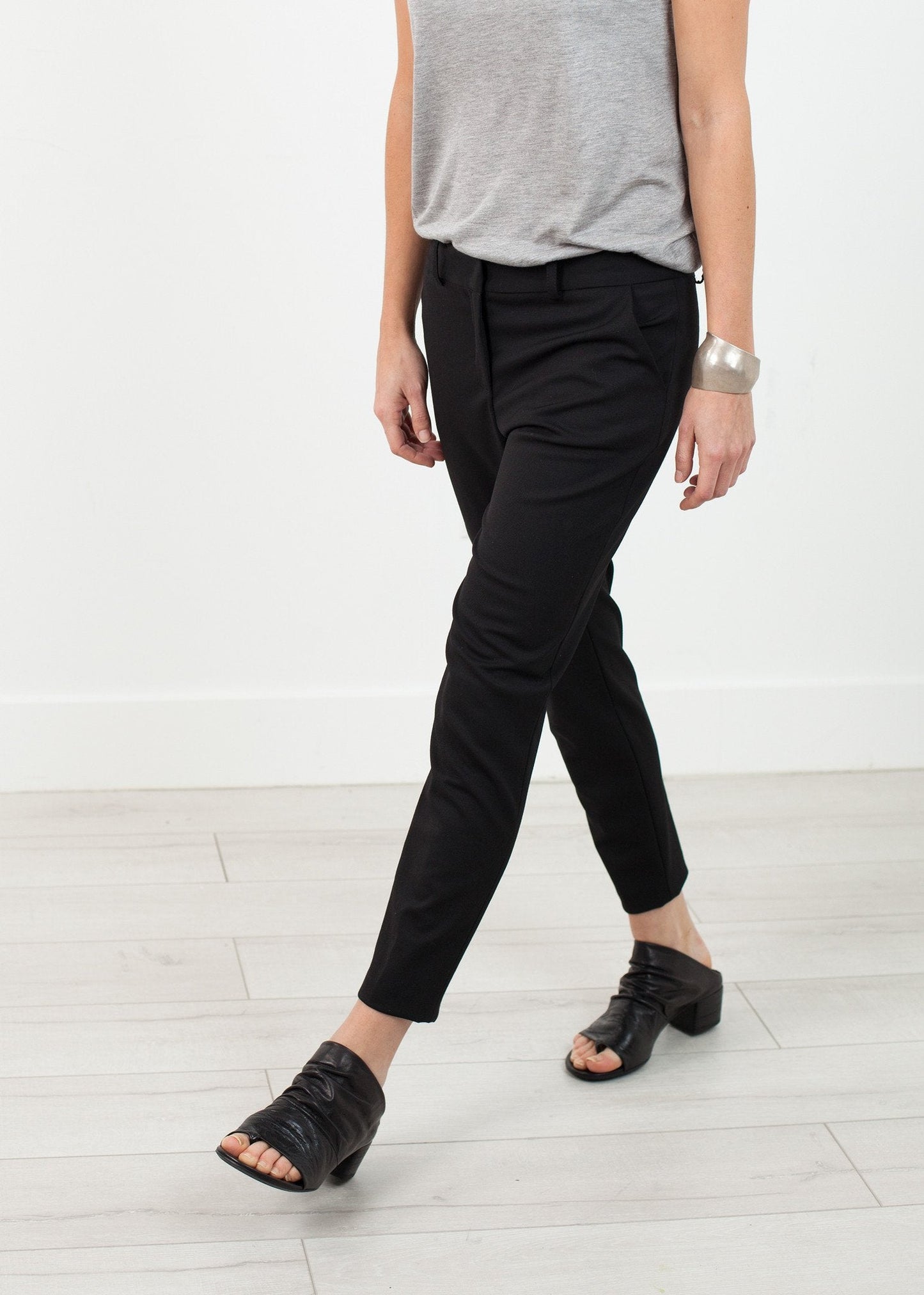 Pantalon ajusté extensible en noir