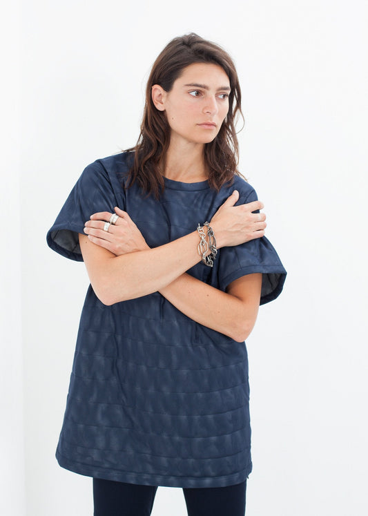 Gestepptes Mesh-Minikleid in Marineblau 