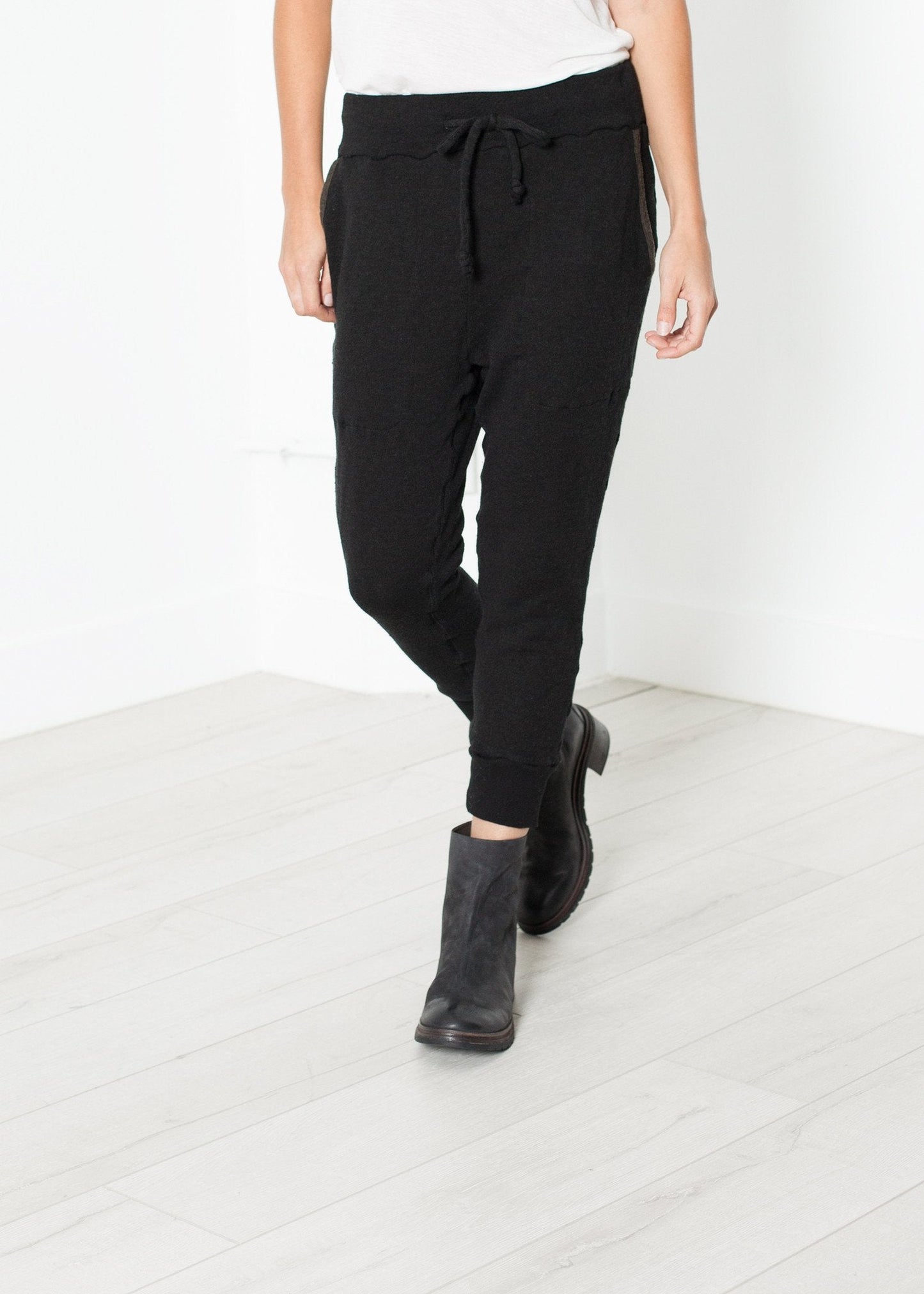 Highsoft Cropped Sweat i svart 