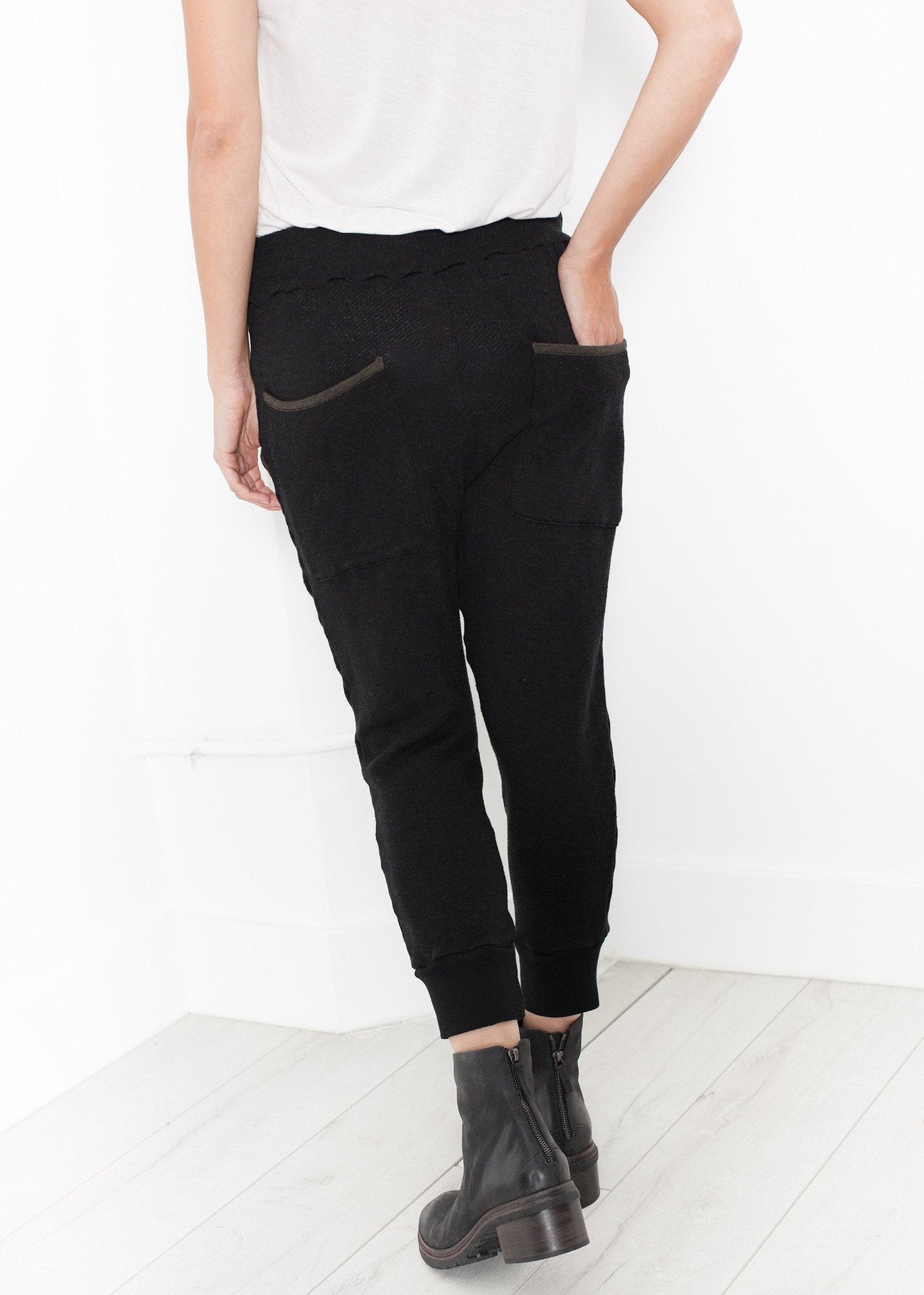 Highsoft Cropped Sweat i svart 
