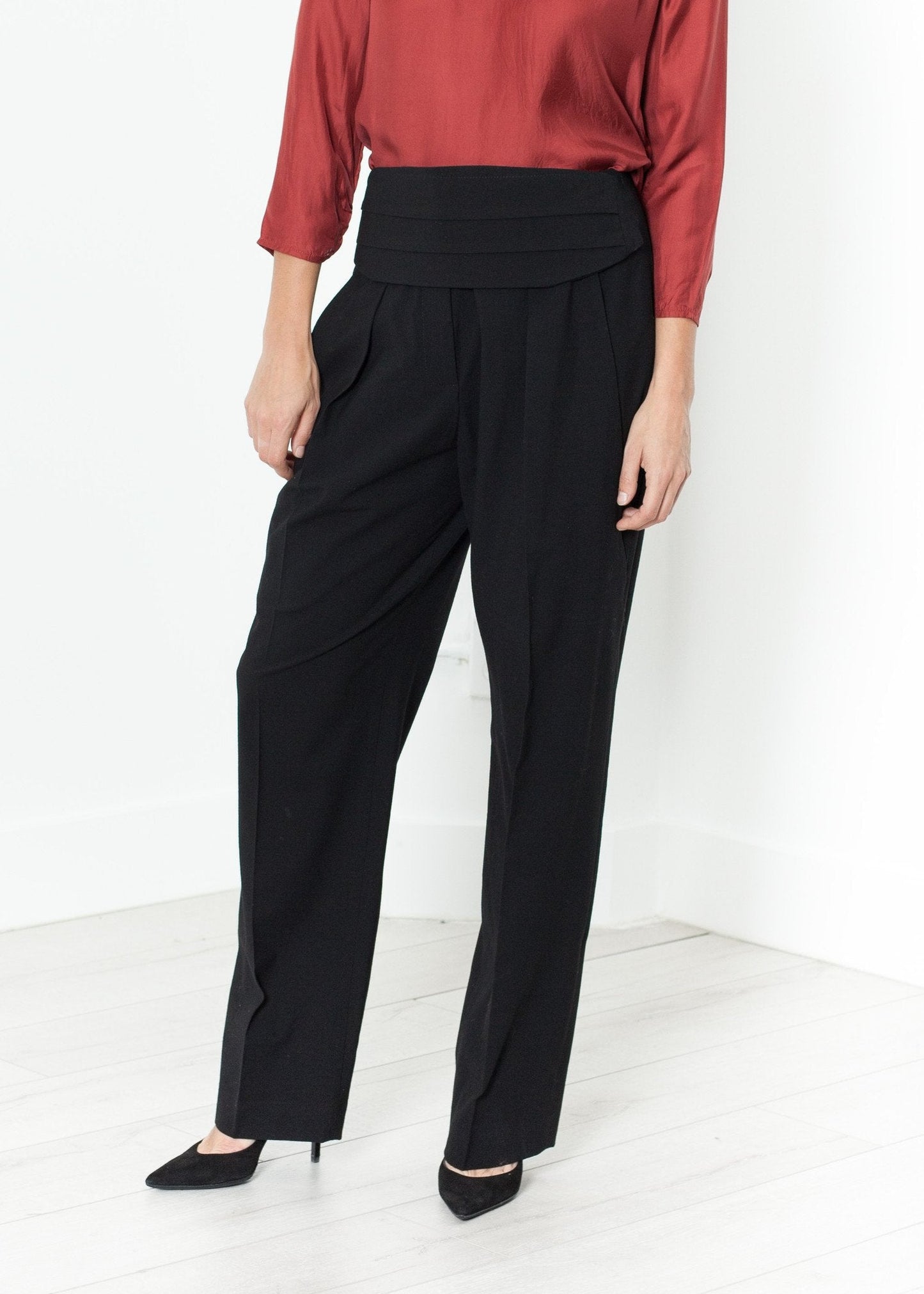 Bundfaltenhose in Schwarz