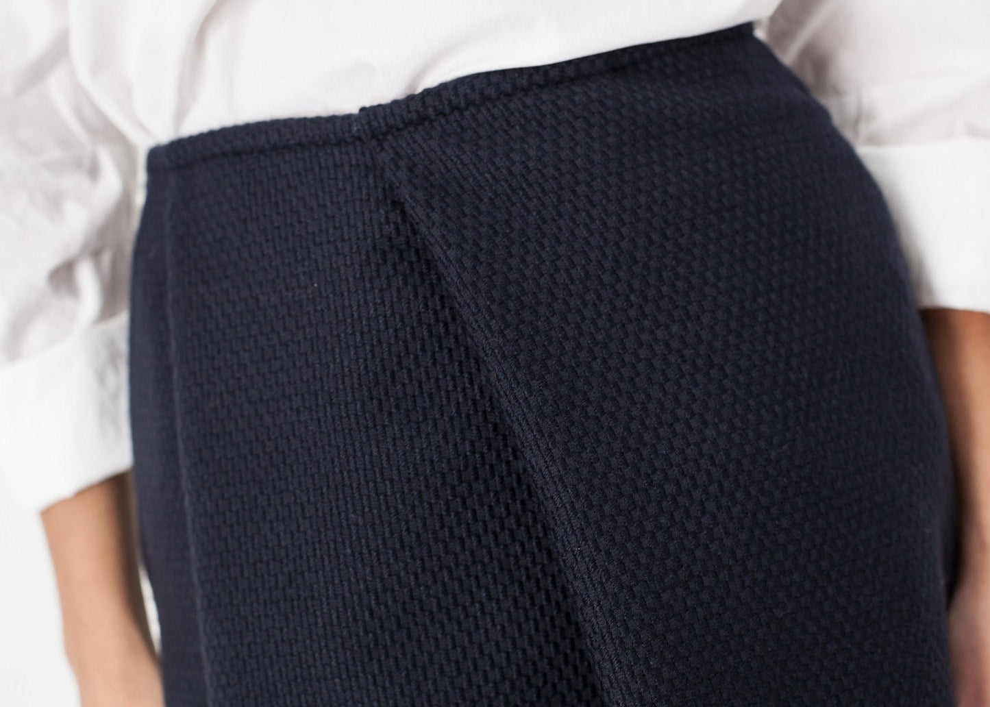 Faltenrock aus Wolle in Navy
