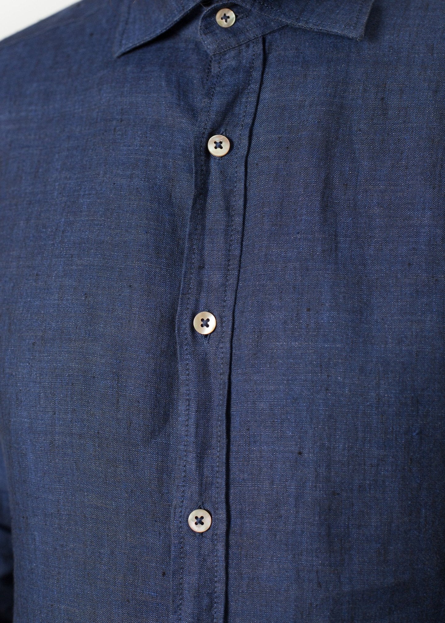 Hemd mit Knöpfen in Marineblau