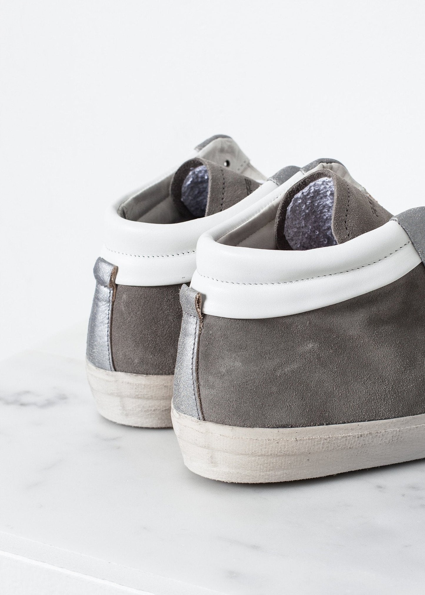 Hoher Sneaker