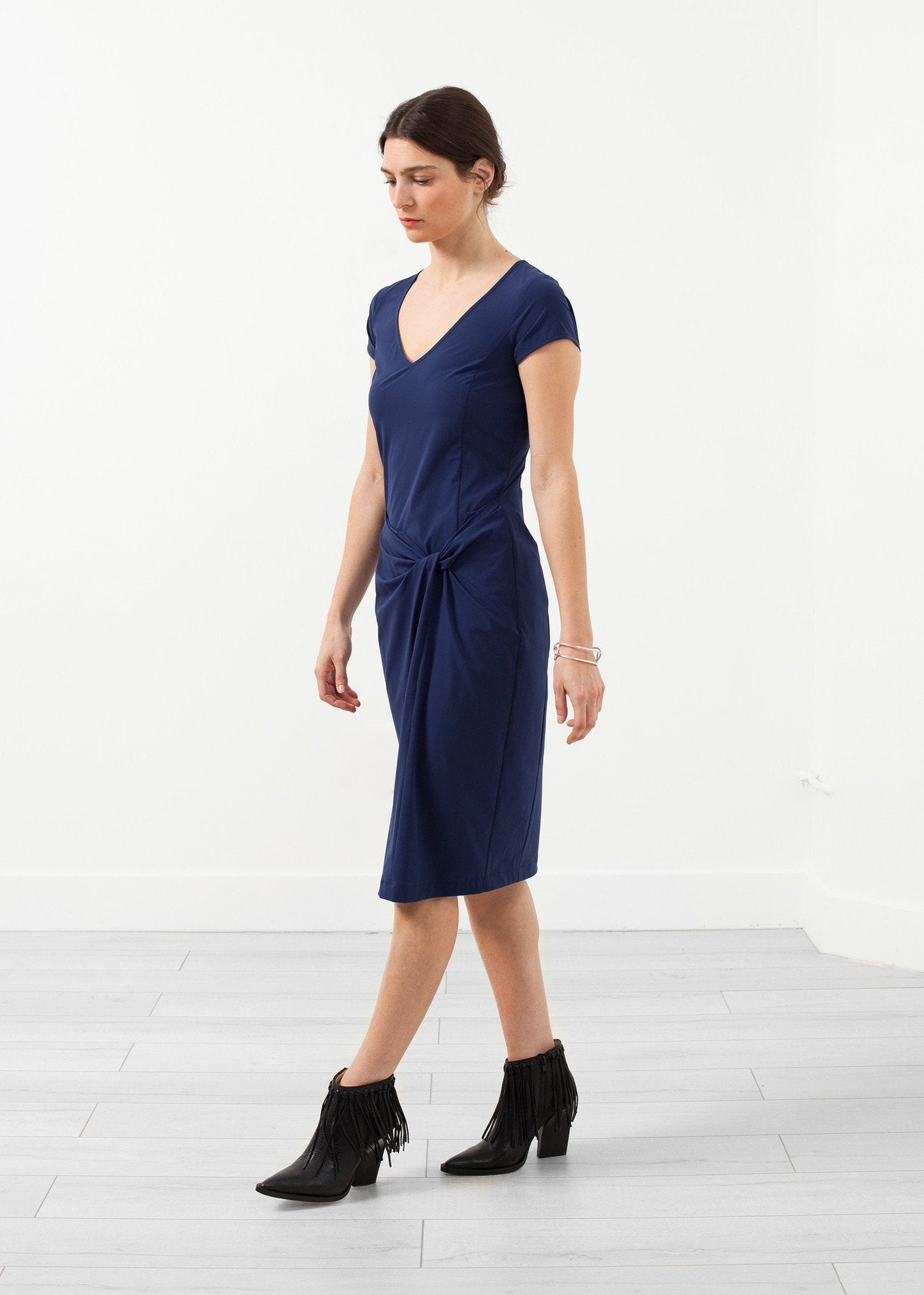 Twist-Kleid mit V-Ausschnitt