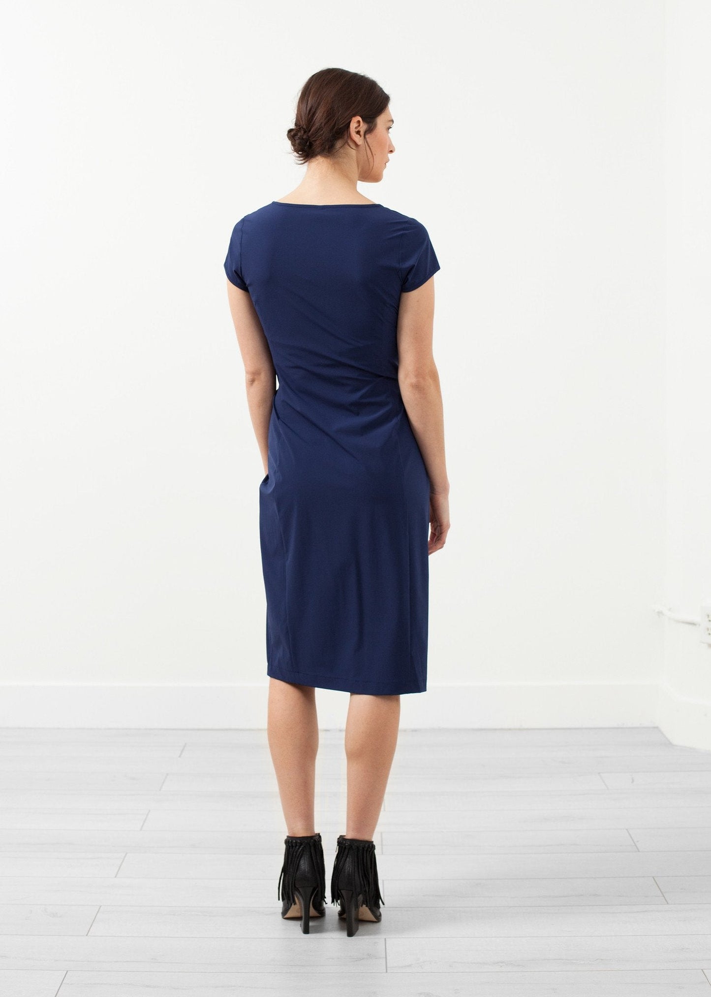 Twist-Kleid mit V-Ausschnitt