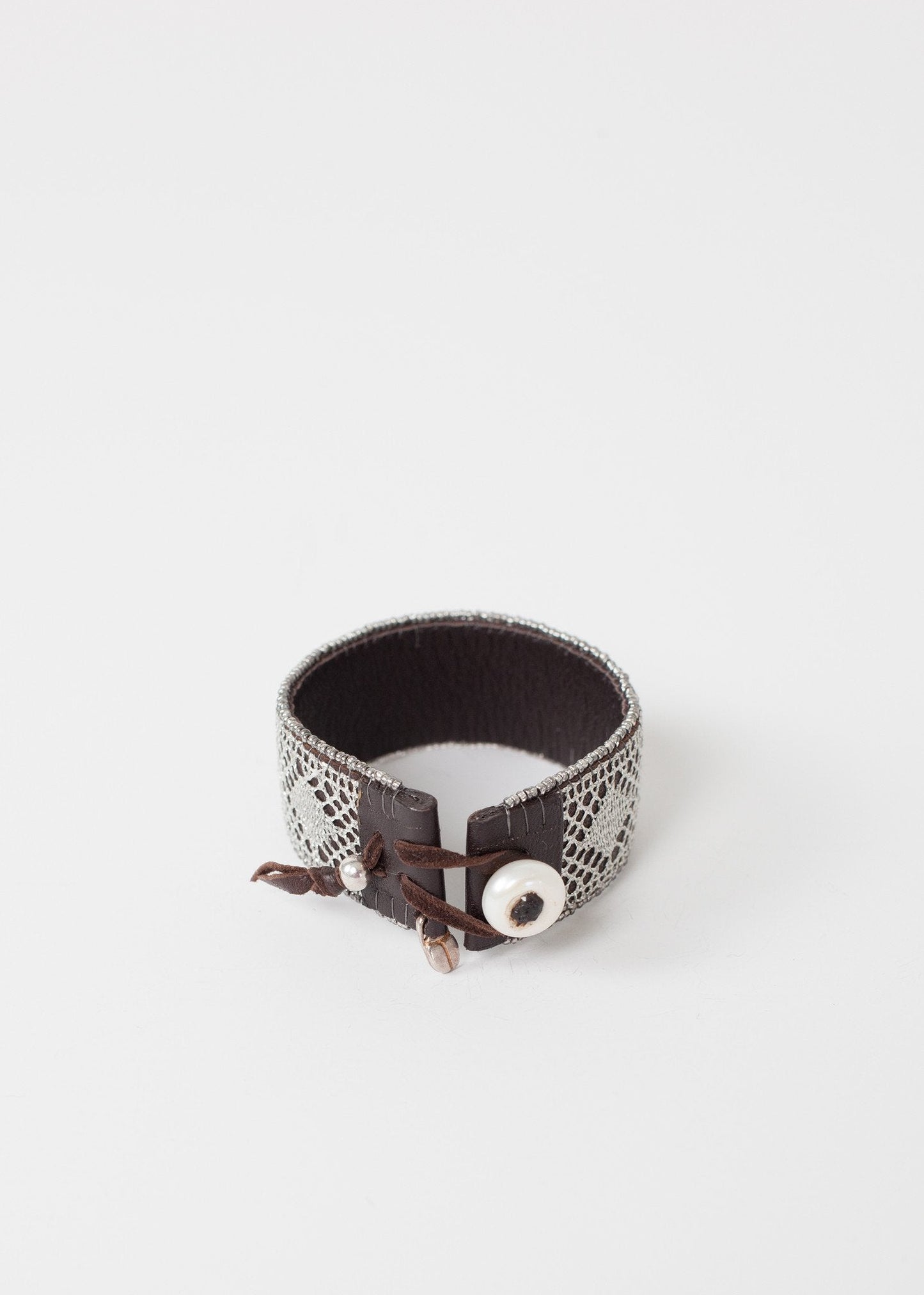 Manchette en dentelle