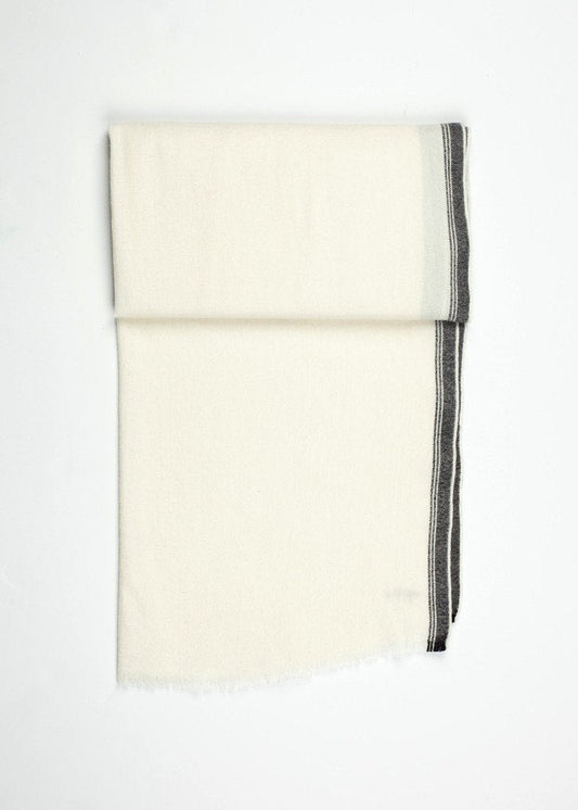 Eingefasster Wollschal in Off White